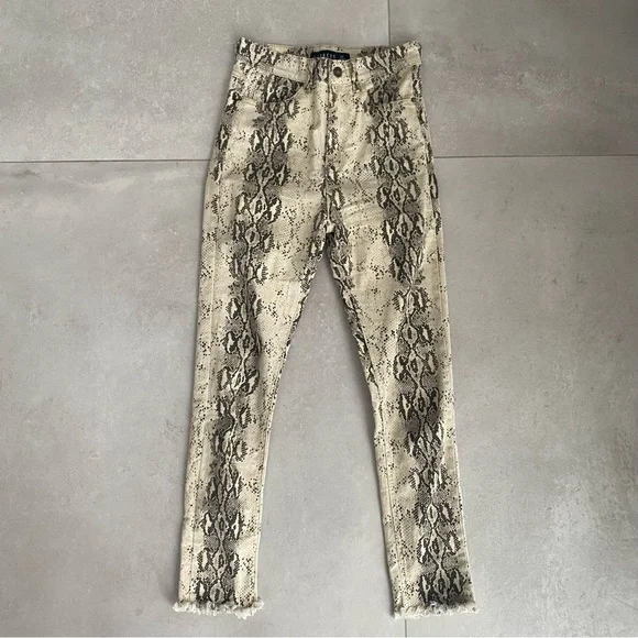 LIONESS PANTS - Picture 6 of 11